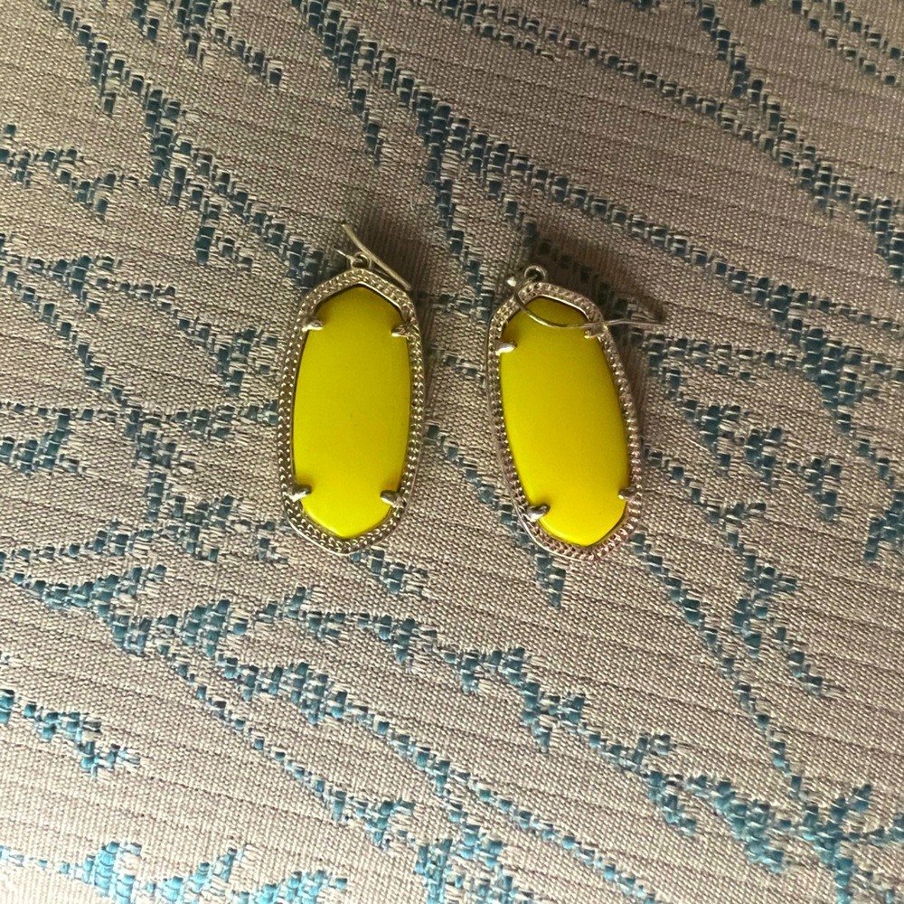 Kendra Scott Danielle Gold Solid Drop Earrings (medium)